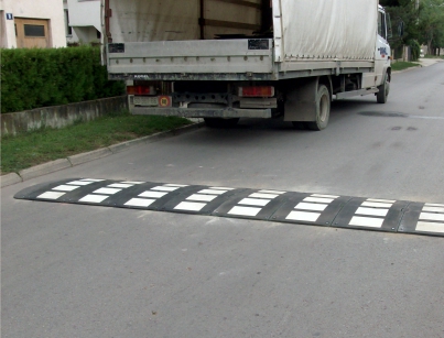 'LEŽEĆI POLICAJAC'