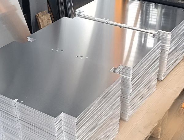 Prikaz - Lasersko secenje - Table za nazive ulica, aluminijum 2mm